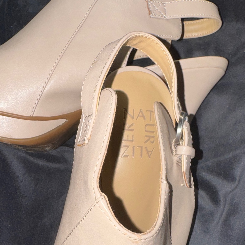 Naturalizer Size 9.5 Cream Women's Slingback Peep toe Booties Sandals 3” Heel - Picture 8 of 11